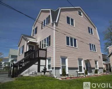 Main picture of 256 Bradstreet Ave