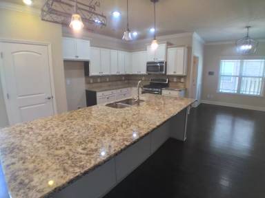 Main picture of 464 E Mossyleaf Dr SW
