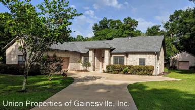 Main picture of 10208 SW 90th St