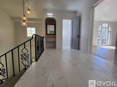 Main picture of 6221 W 6th St