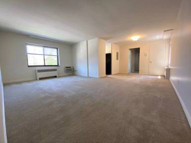 Main picture of 5320 5th Ave