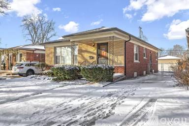 Main picture of 3926 Clippert St