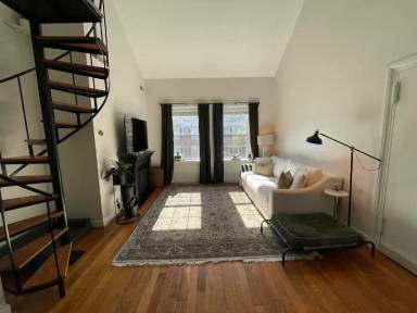 Main picture of 2961 South Columbus Street