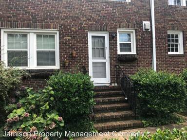 Main picture of 2240 Roswell Ave
