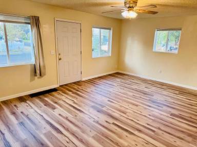 Main picture of 1828 E Rockwell Ave