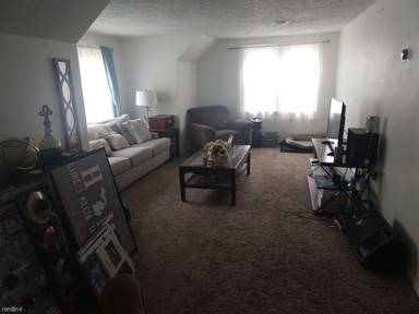 Main picture of 1636 E Britain Ave