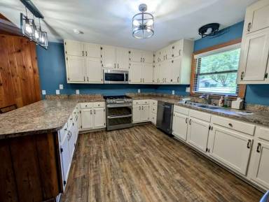 Main picture of 115 Ferndale Dr