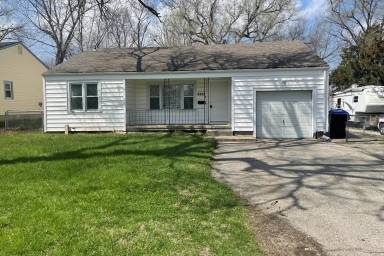 Main picture of 2505 SE Iowa Ave