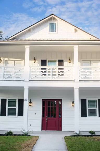 Main picture of 701 Hereford St