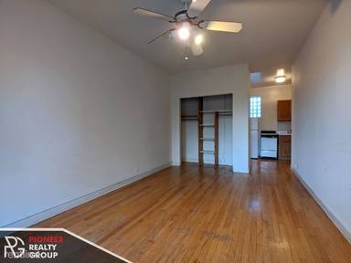 Main picture of 1050 W George St