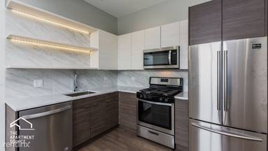 Main picture of 2436 W Chicago Ave