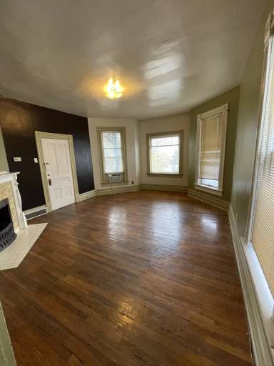 Main picture of 30 J St
