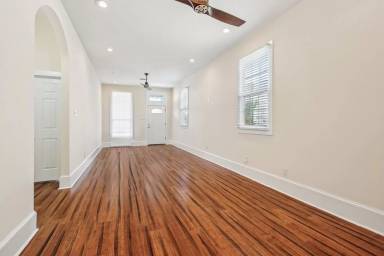 Main picture of 1821 Marigny St