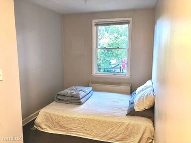 Main picture of 5225 N Ashland Ave