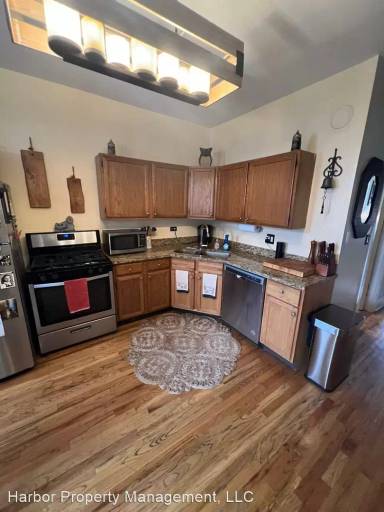 Main picture of 2142 W Warner Ave