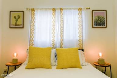 Main picture of 21 S Venice Blvd