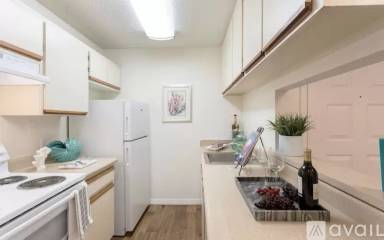Main picture of 5721 Estancia Dr