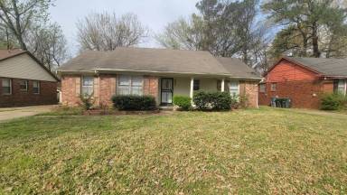 Main picture of 3955 Denver St