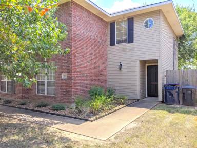 Main picture of 1212 Oney Hervey Dr