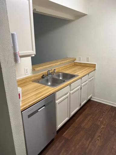 Main picture of Village At The Downs