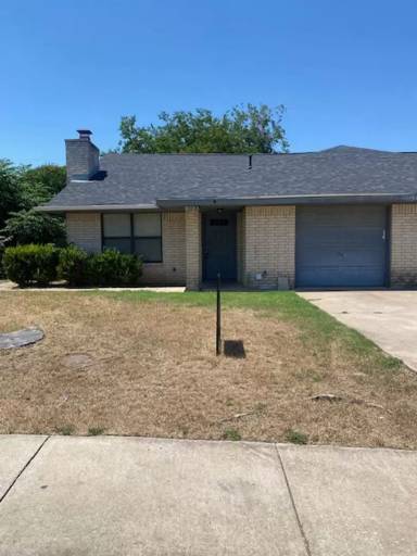 Main picture of 902 Country Aire Dr