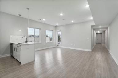 Main picture of 649 N 35th St