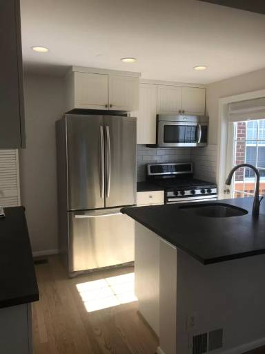 Main picture of 5832 Edgehill Dr