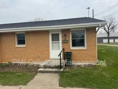 Main picture of 707 N Center St
