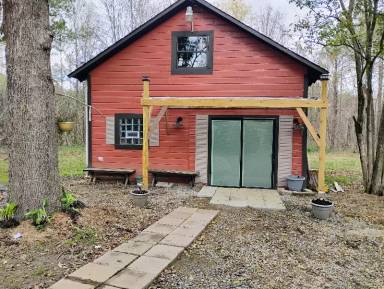 Main picture of 1501 Hooks Lake Rd