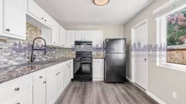 Main picture of 72 E Oxford St