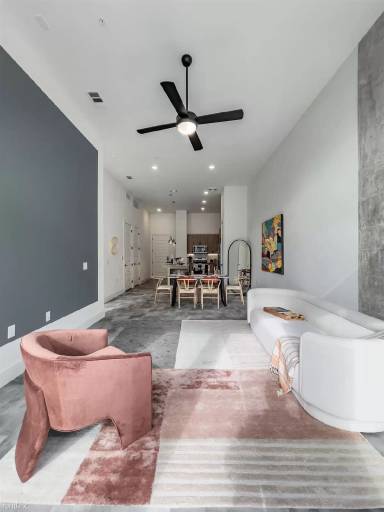 Main picture of 2101 Summer St