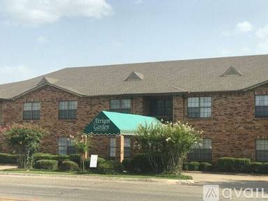 Main picture of 1304 Halsell St