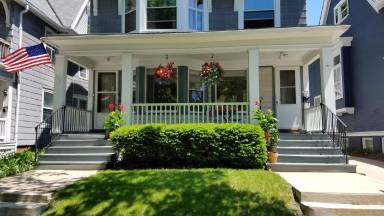 Main picture of 3272 N Hackett Ave
