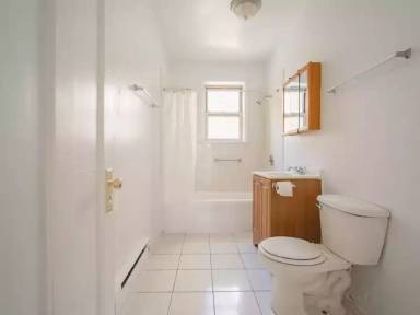 Main picture of 2436 W Rosemont Ave