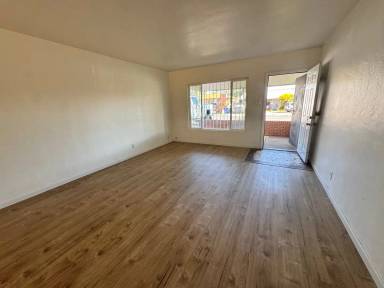 Main picture of 9019 Los Arboles Ave NE