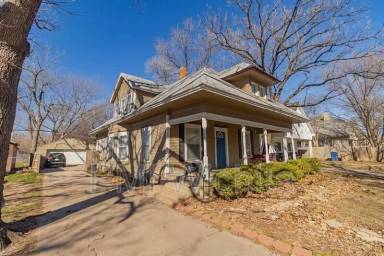 Main picture of 215 S Green St