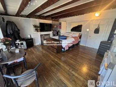 Main picture of 90 Myrtle St