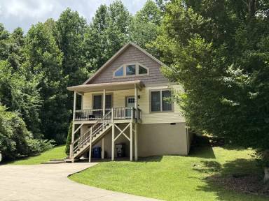 Main picture of 4056 Turnpike Rd