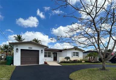 Main picture of 5032 SW 94th Ave