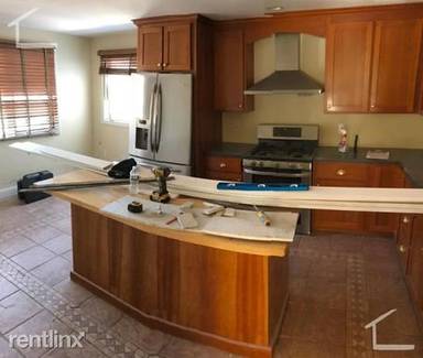 Main picture of 10 Bennington St