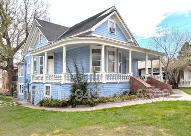 Main picture of 46 W 10th St