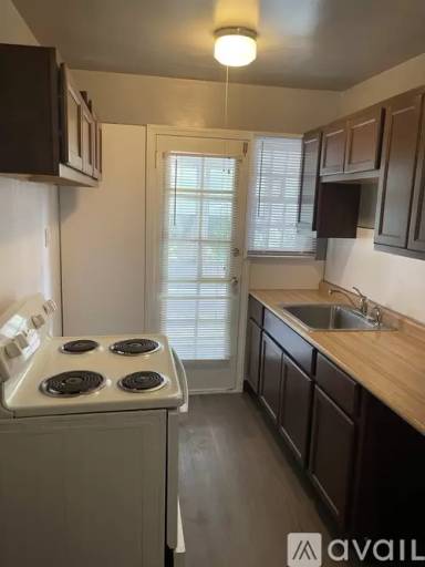 Main picture of 2520 Watt St