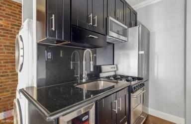 Main picture of 120 E 102nd St