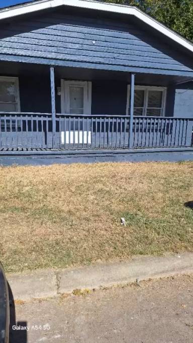Main picture of 915 SW Washington Ave