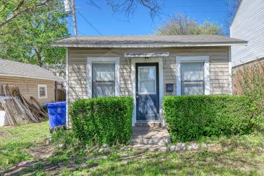 Main picture of 460 College Ave