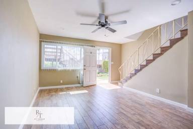 Main picture of 14041-14049 Dicky St