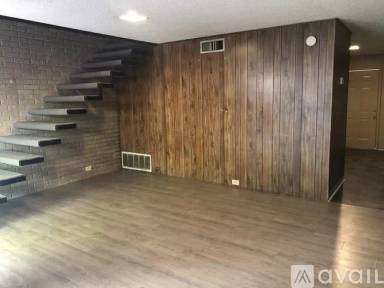 Main picture of 405 S Grove St