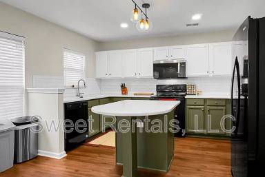Main picture of 124 Larkspur Dr