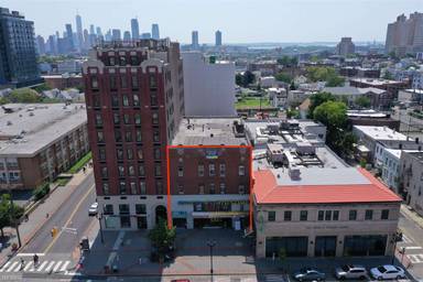 Main picture of 872 Bergen Ave