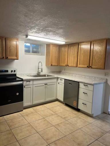 Main picture of 323 N State St
